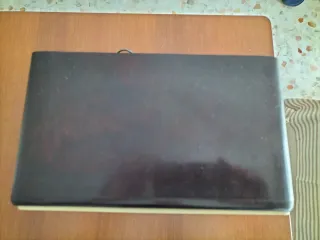 Radio antigua y tocadiscos retro