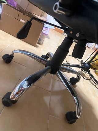 Silla de oficina negra