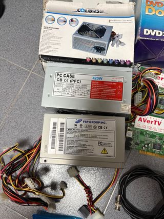 Lote di componenti informatici