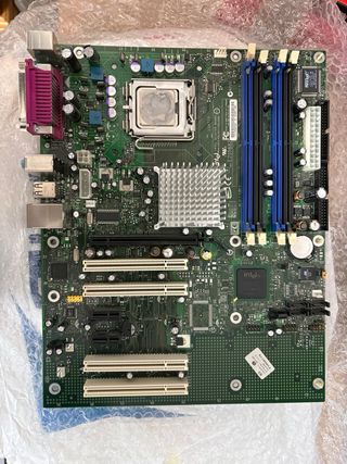 Lote di componenti informatici