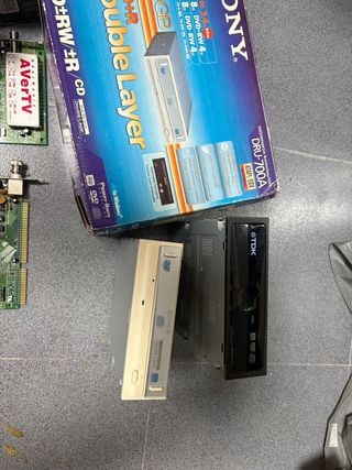 Lote di componenti informatici