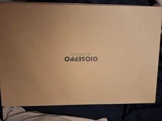 Stivali alti neri a gambale stretto nuovi