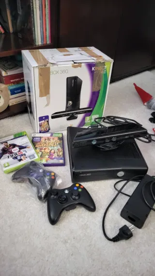 Xbox 360 Kinect 4GB + Giochi