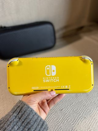 Nintendo Switch Lite Amarilla