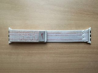 Apple X Nike 40mm. Starlight/Pink Sport Loop