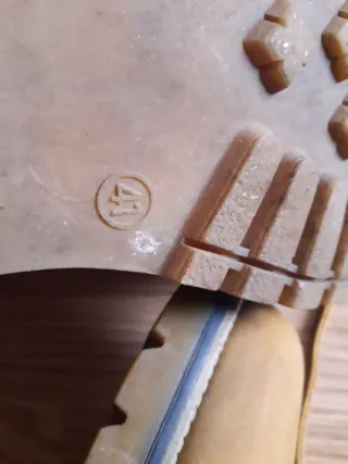 Stivali da uomo marroni e blu