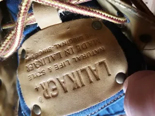 Stivali da uomo marroni e blu