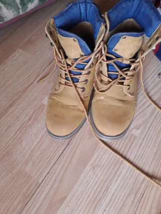 Stivali da uomo marroni e blu