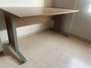 Mesa de oficina madera y metal
