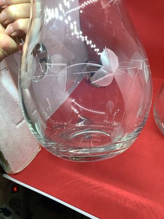 Caraffa in cristallo lavorato con bottiglia