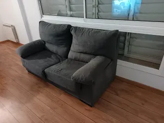 Sofá de tela gris