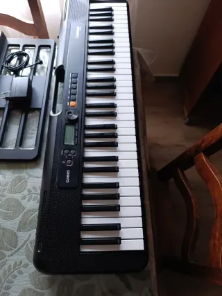 Teclado Casio CT-S200.