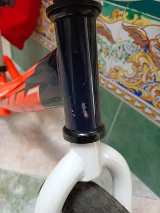 Bicicleta de equilibrio KTM naranja