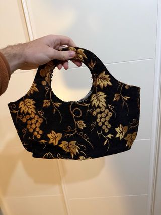 Bolso de fiesta negro con bordado y lentejuelas
