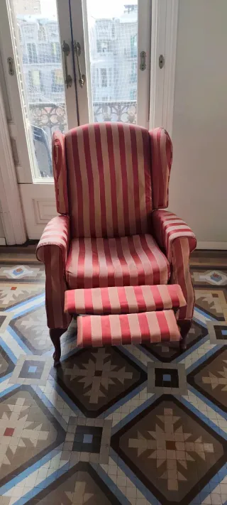 Sillón orejero tela rayas rosa ESCUCHO OFERTAS