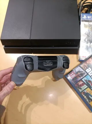 PS4 500GB Nero + Cavi + Controller + Giochi