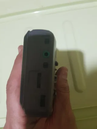 Walkman Sony FM/AM Negro y Plateado