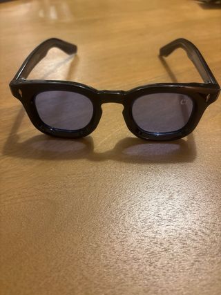 Occhiali da sole con cristallo blu