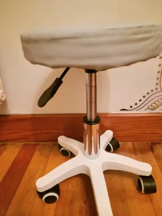 Cama de masaje plegable con silla