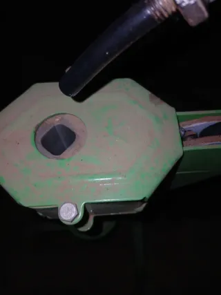 Despalilladora, Prensa y Corchadora de Uva