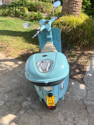 Moto Eléctrica Sakura EV2000 Azul Celeste