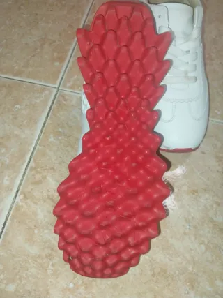 Zapatillas Christian Louboutin Blancas y Rojas