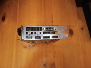 MSI GTX 1070 8GB Aero ITX Gamer con la sua scatola