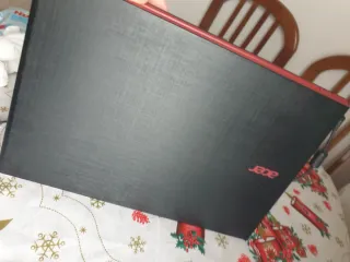 Portatile Acer E5/8GB/rosso