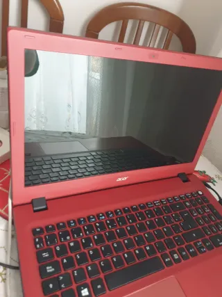 Portatile Acer E5/8GB/rosso