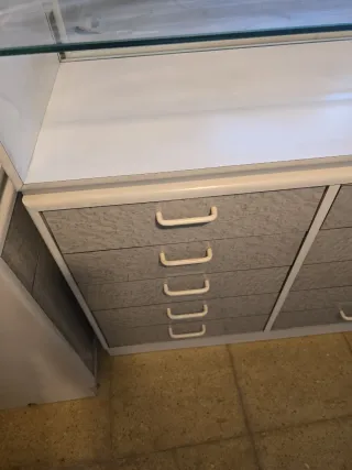 3 Mostradores con Vitrina Expositora