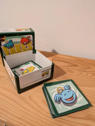 Juego de mesa Fakes