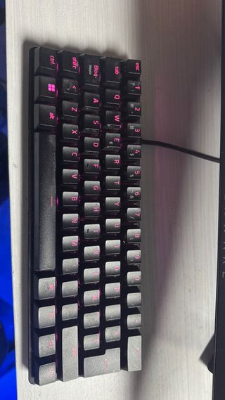 Tastiera Razer Mini con interruttori viola