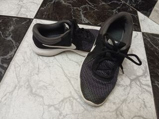 Zapatillas Nike Negras y Blancas