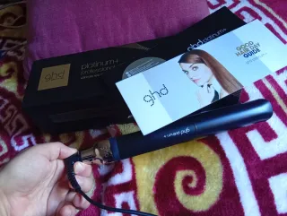 Plancha GHD Platinum Negra y Dorada