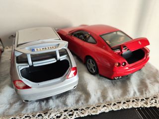 Lotto modellini 1:18: 3 Ferrari, 1 Mercedes