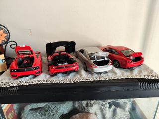 Lotto modellini 1:18: 3 Ferrari, 1 Mercedes