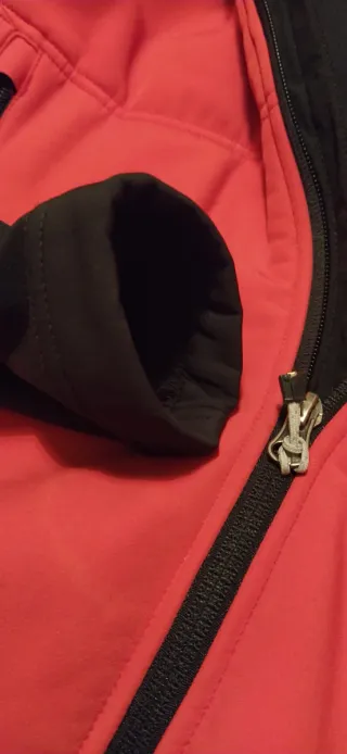 Chaqueta Trangoworld Roja y Negra