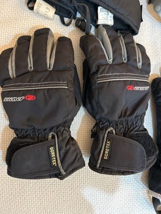 Guanti da sci e occhiali