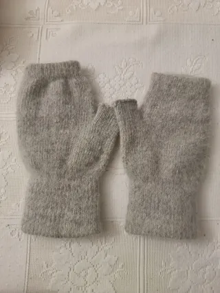 Bufanda y guantes pedrería plata y beige