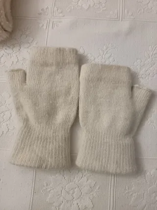 Bufanda y guantes pedrería plata y beige