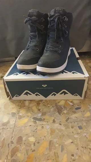 Botas Roxy Negras y Blancas