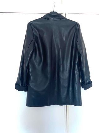 Giubbotto nero effetto pelle da donna