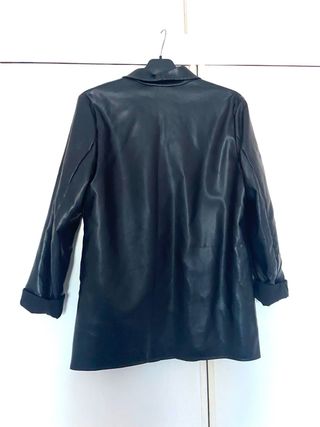 Giubbotto nero effetto pelle da donna