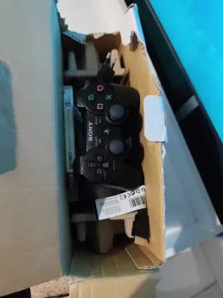 PS3 Super Slim 500GB + Mando + Caja