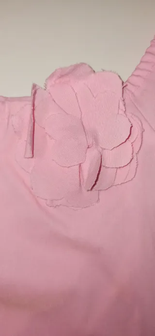 Top Zara rosa flor escote talla S