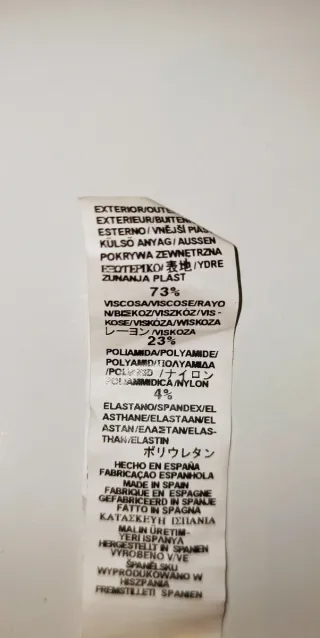 Top Zara rosa flor escote talla S