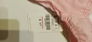 Top Zara rosa flor escote talla S