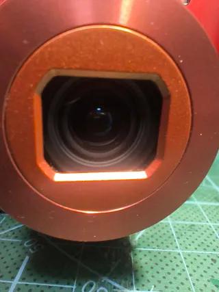 Cámara Olympus D-745 color rojo.