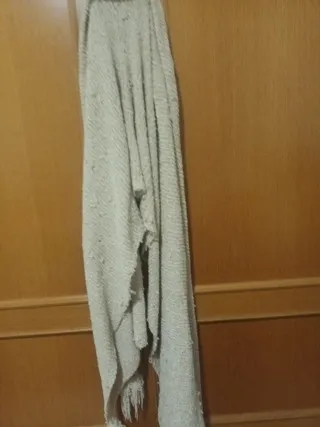 Bufanda beige tejida