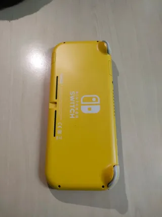 Nintendo Switch Lite Amarilla